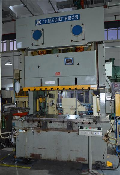 2、200T雙點順送沖壓機2.JPG